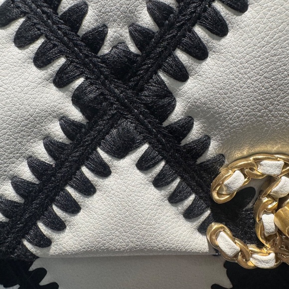 GWP CHANEL Makeup Shoulder/Handbag w/Mixed Media Chain~NIB - Picture 17 of 17